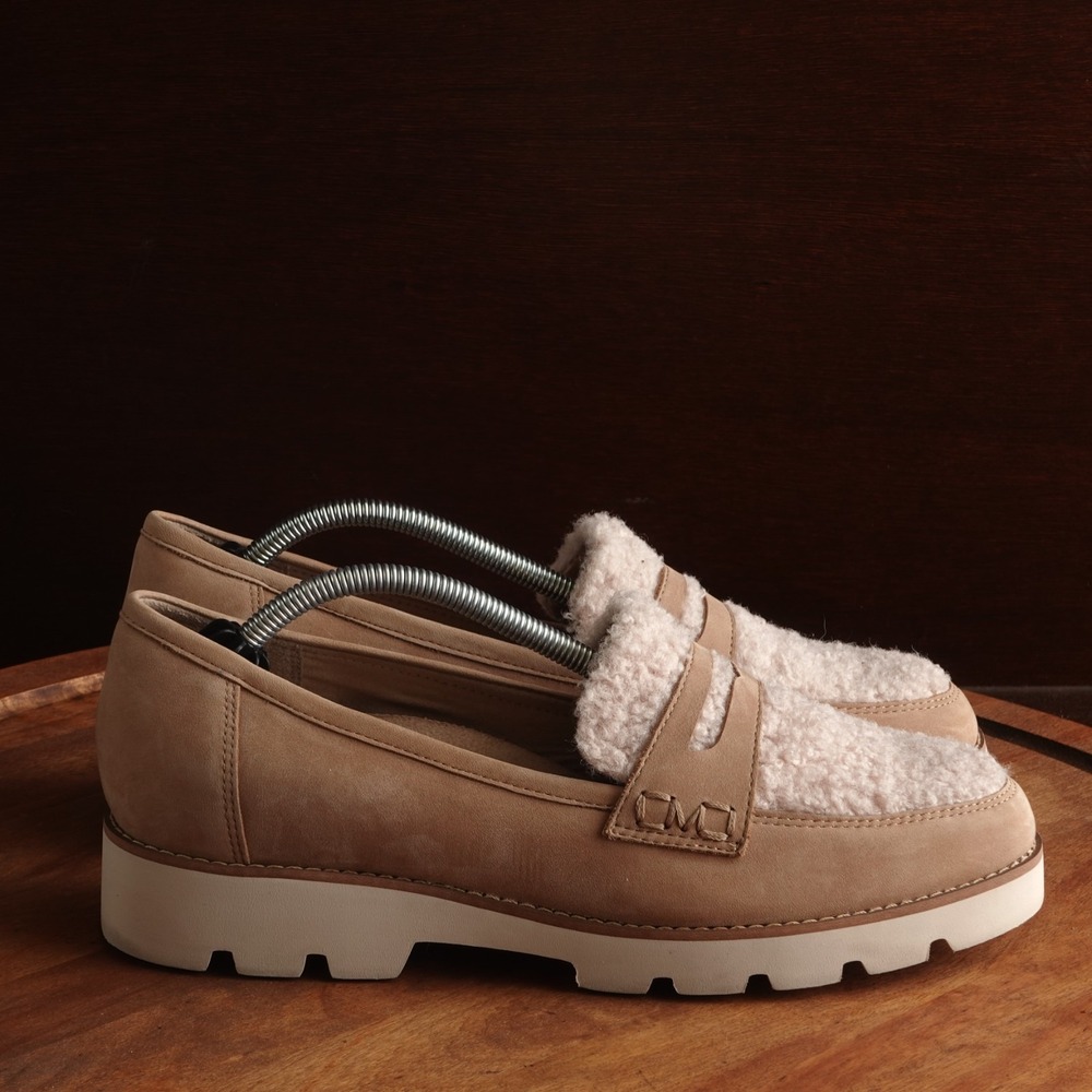 Vionic Loafers Womens SZ 8.5 Beige Cheryl Faux Fur Leather Comfort Preppy Shoes
